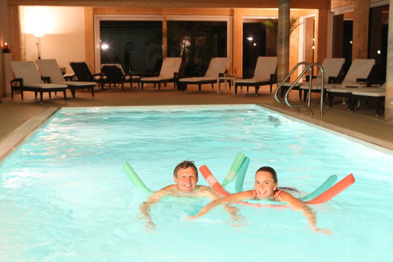 Hallenbad mit Gegenstromanlage im Landhaus Ramsau