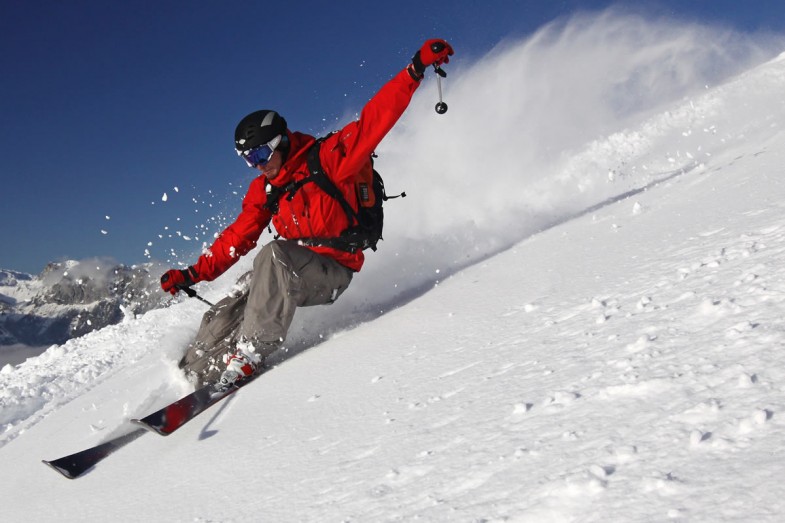 Skipiste mit Skifahrer in Ramsau am Dachstein © Ski amadé
