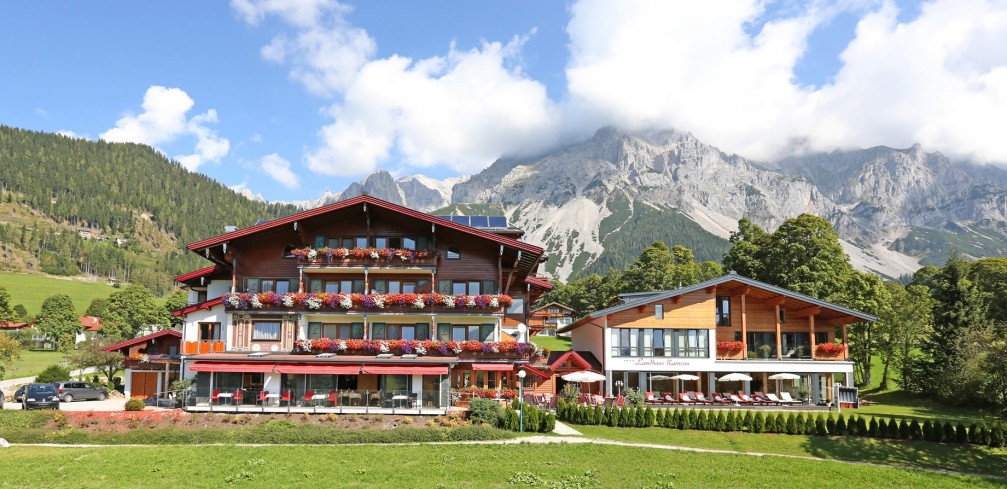 Lanhaus Ramsau mit Dachstein