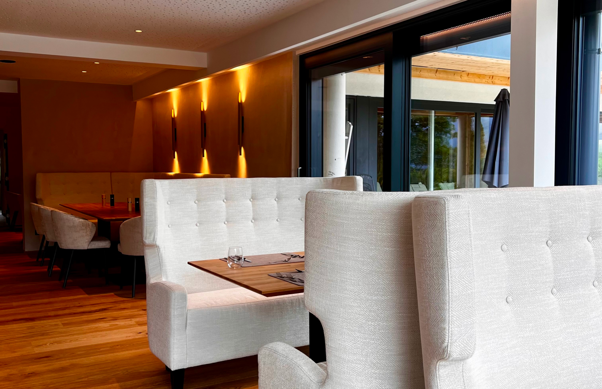 Modernes Restaurant im Hotel Landhaus Ramsau mit regionaler und saisonaler Küche