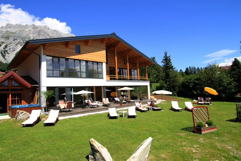 Wellnessbereich von aussen im Landhaus Ramsau